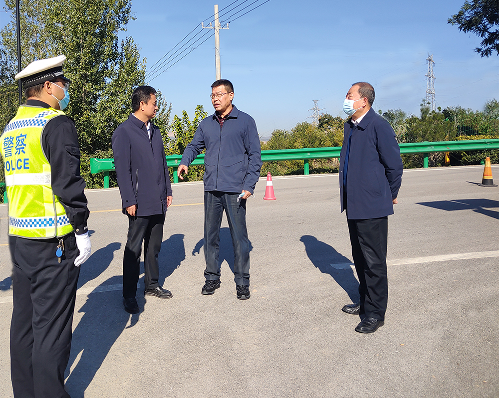 宋桂合检查农村道路交通安全工作_铜川市人民政府