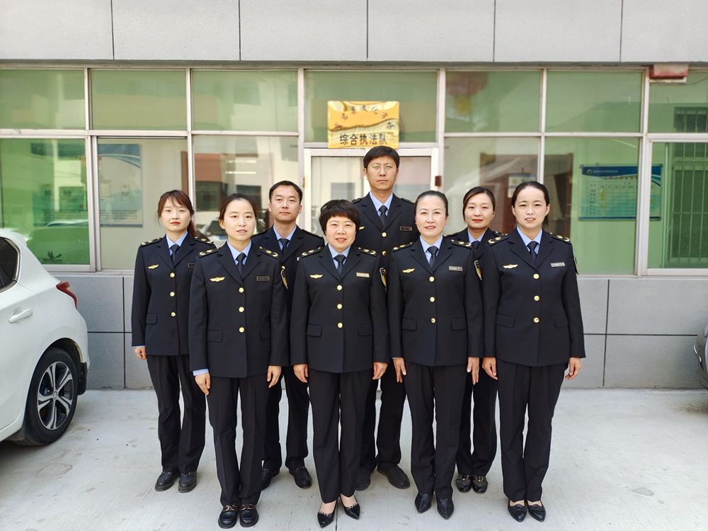 5月19日上午,宜君县文化市场综合执法大队全体队员统一着新制式服装